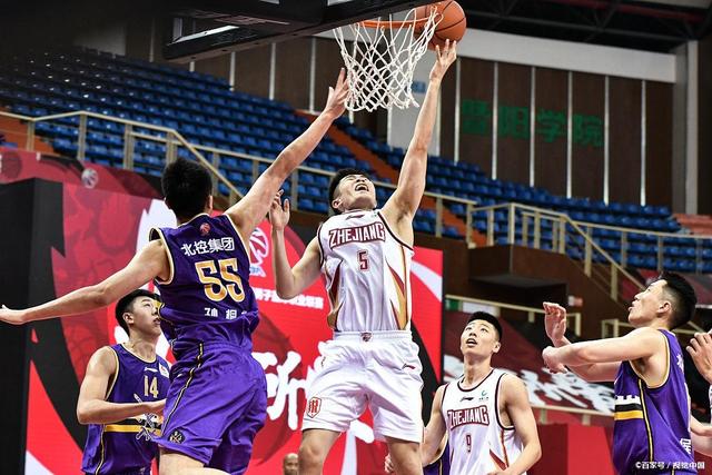 然而在一场 然而在一场