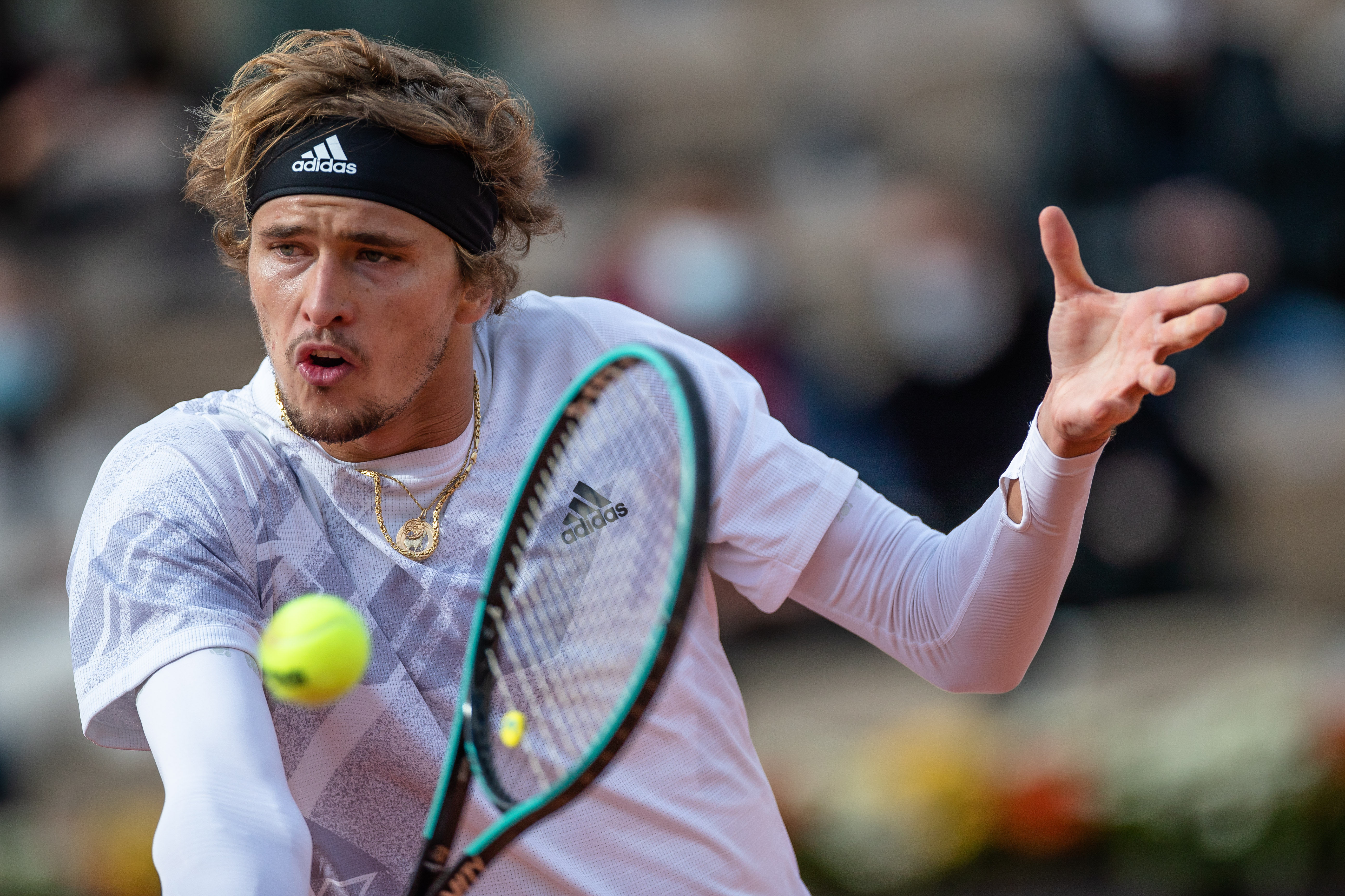 并且在篮板 并且在篮板